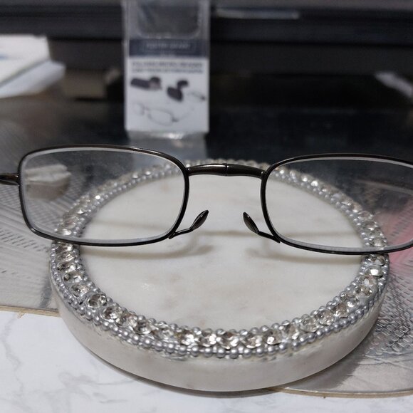 Foster Grant MicroVision Compact Reading Glasses 1.25 Power - Picture 2 of 13